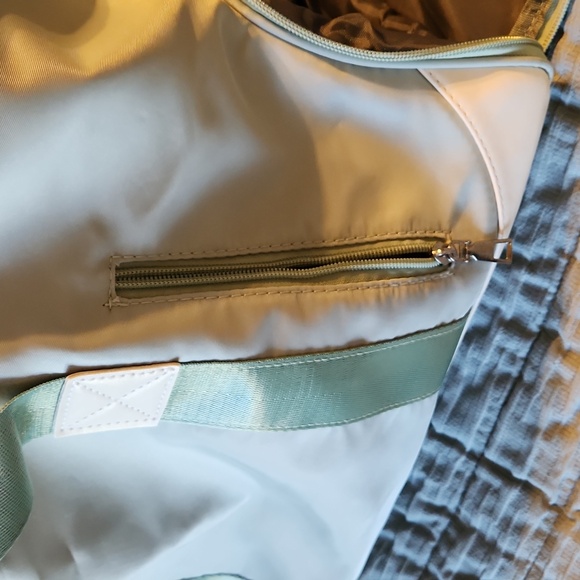 Stylish Sage Green Duffel Bag - Picture 4 of 11